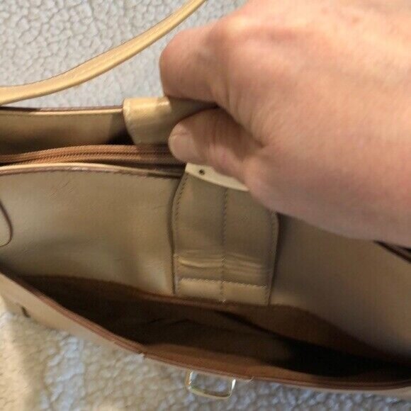 NWT Beige Leather Shoulder Bag Front Buckle Detail Multiple Compartments - Picture 8 of 10